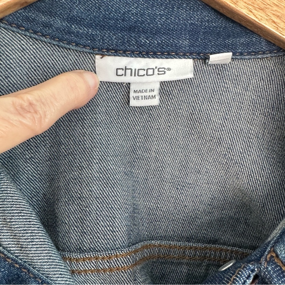 Chico's Women's Cropped Denim Jacket Size 3 Bonsai Indigo - Picture 5 of 7